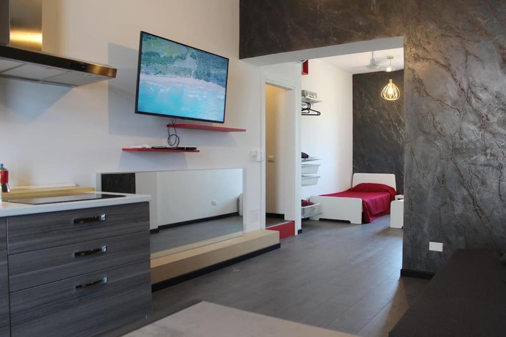 Monolocale Trainspotting Apartment Верона Екстериор снимка