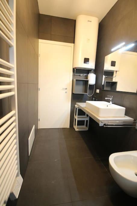 Monolocale Trainspotting Apartment Верона Екстериор снимка