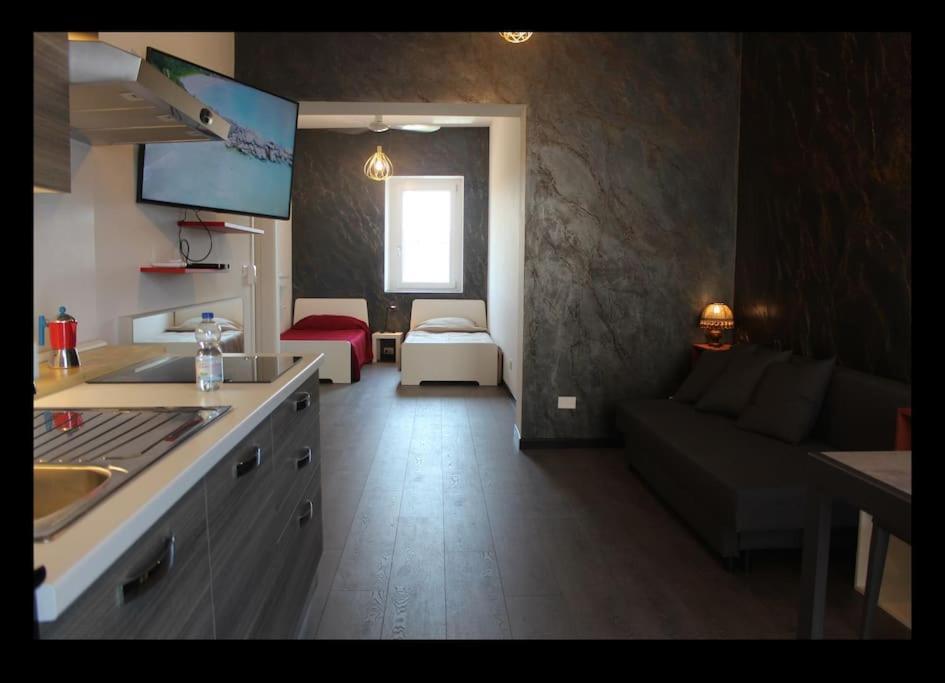 Monolocale Trainspotting Apartment Верона Екстериор снимка