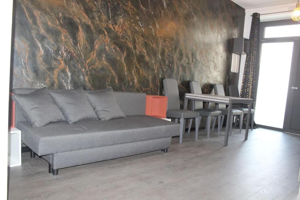 Monolocale Trainspotting Apartment Верона Екстериор снимка