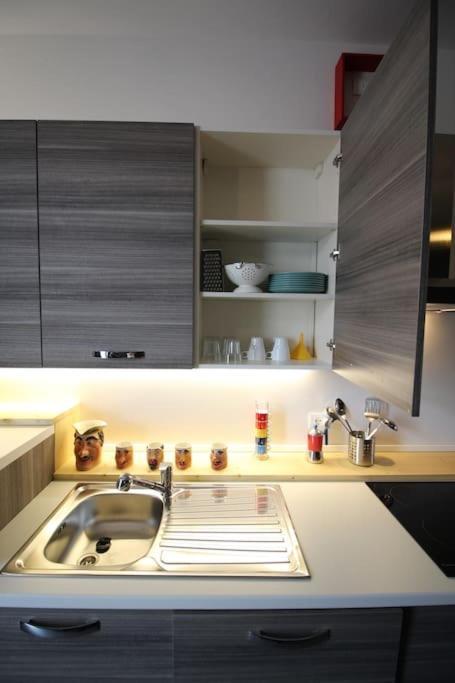 Monolocale Trainspotting Apartment Верона Екстериор снимка